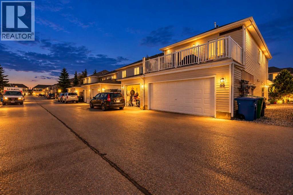 30 Windstone Lane SW, Airdrie — photo 2