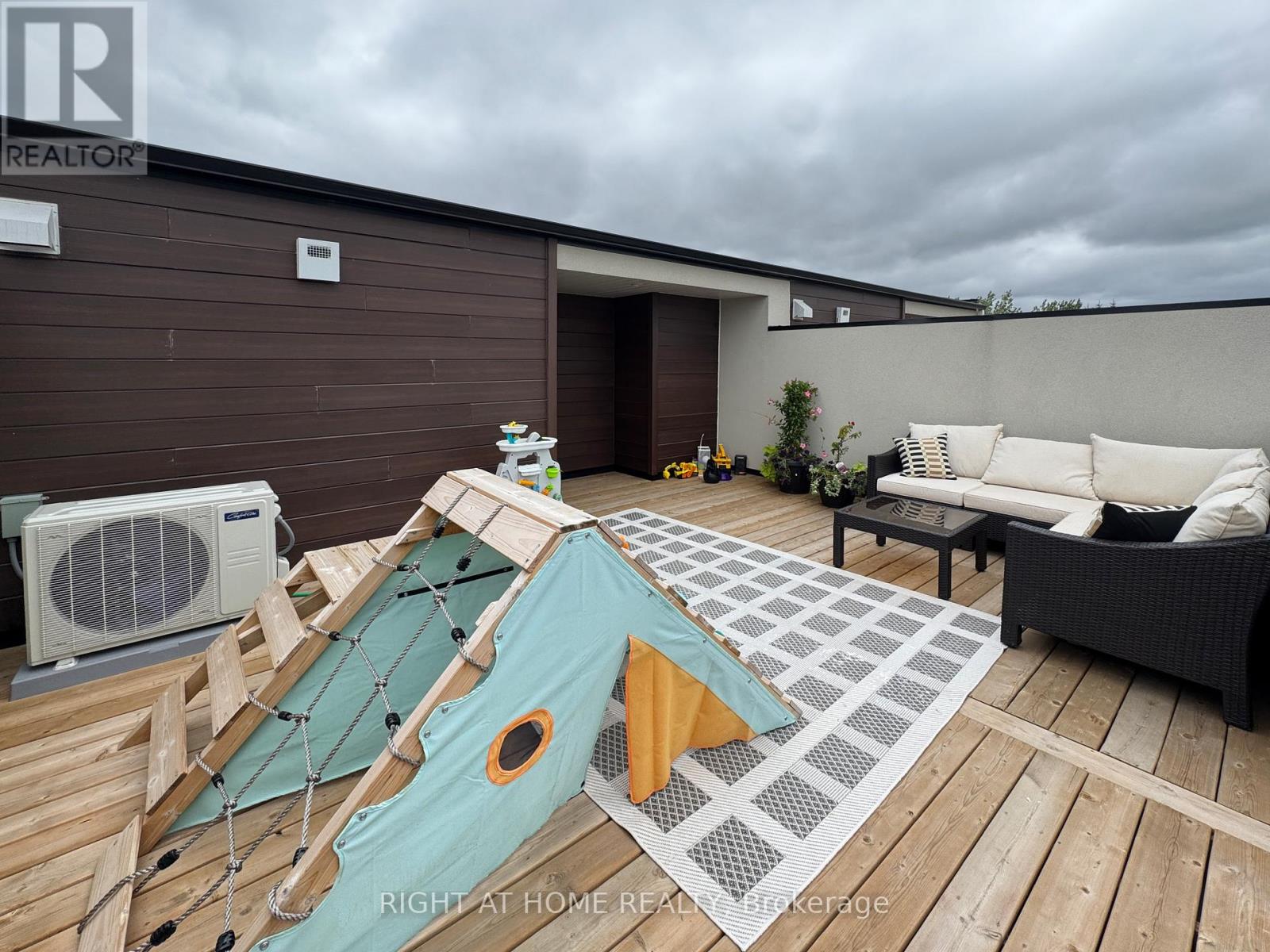 292 Vine Street — photo 20