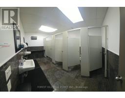 10087 Yonge Street, Richmond Hill, ON L4C1T7 Photo 11