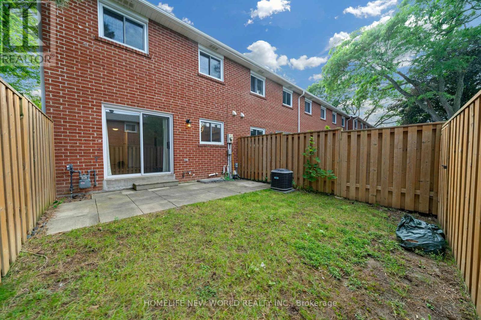 #353 81 NILES WAY - 35