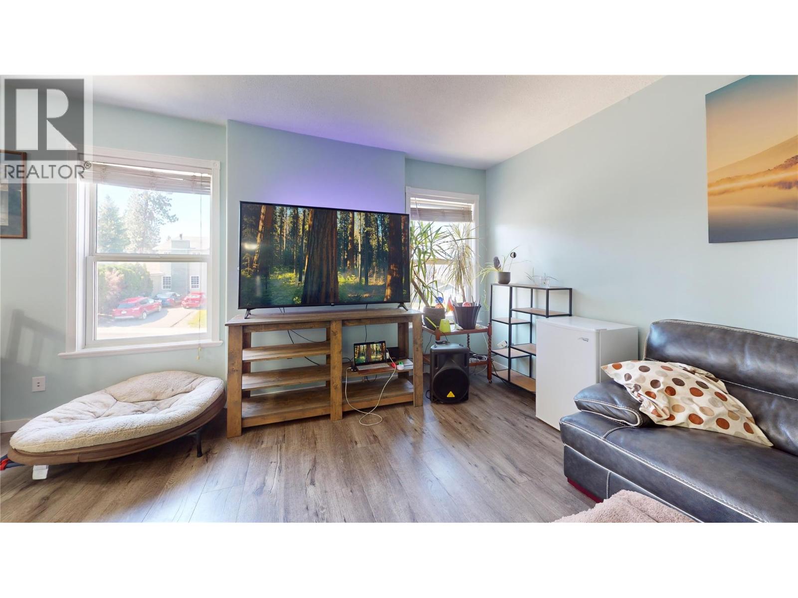 201 Hollyburn Drive - 8