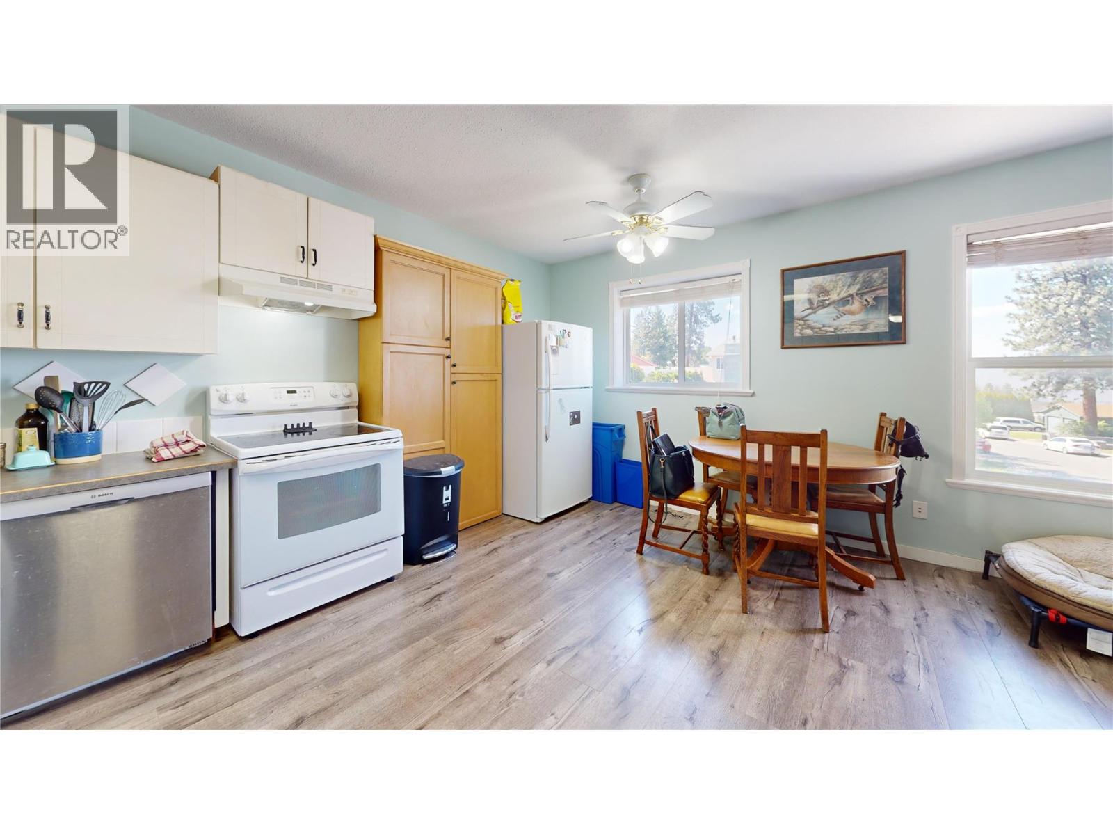 201 Hollyburn Drive - 6