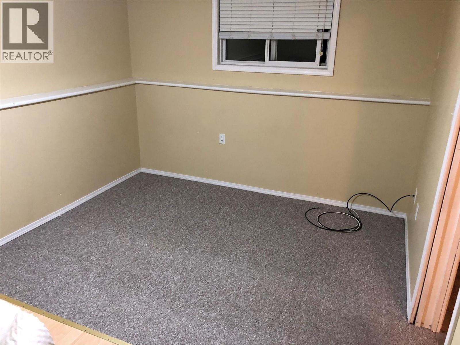 201 Hollyburn Drive - 27