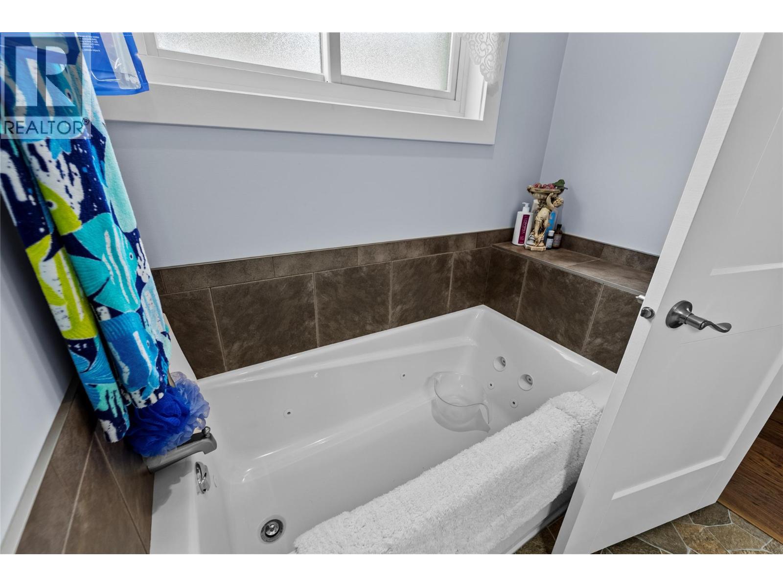 2701 Peregrine Way - 34