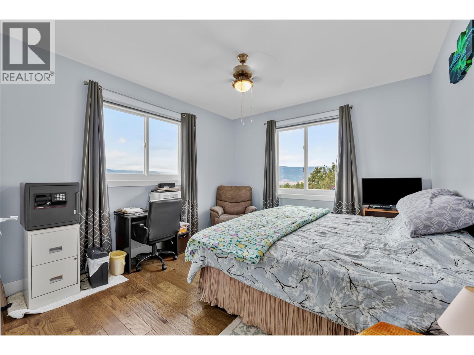 2701 Peregrine Way - 39