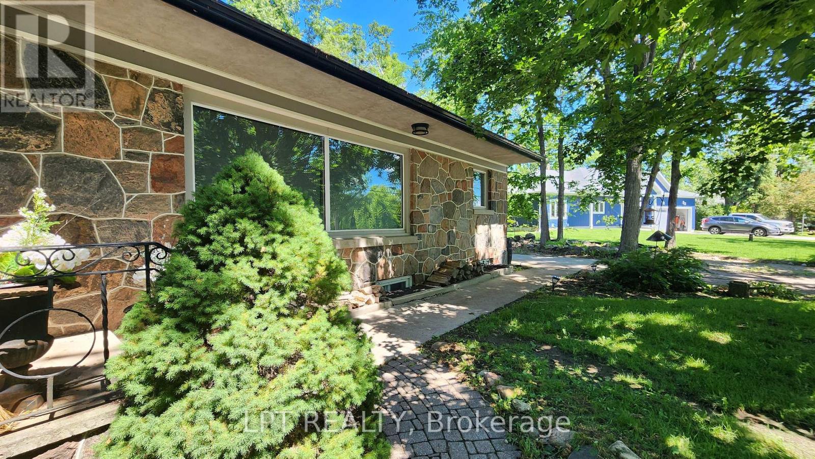 1644 RIDGE ROAD E - Image 23