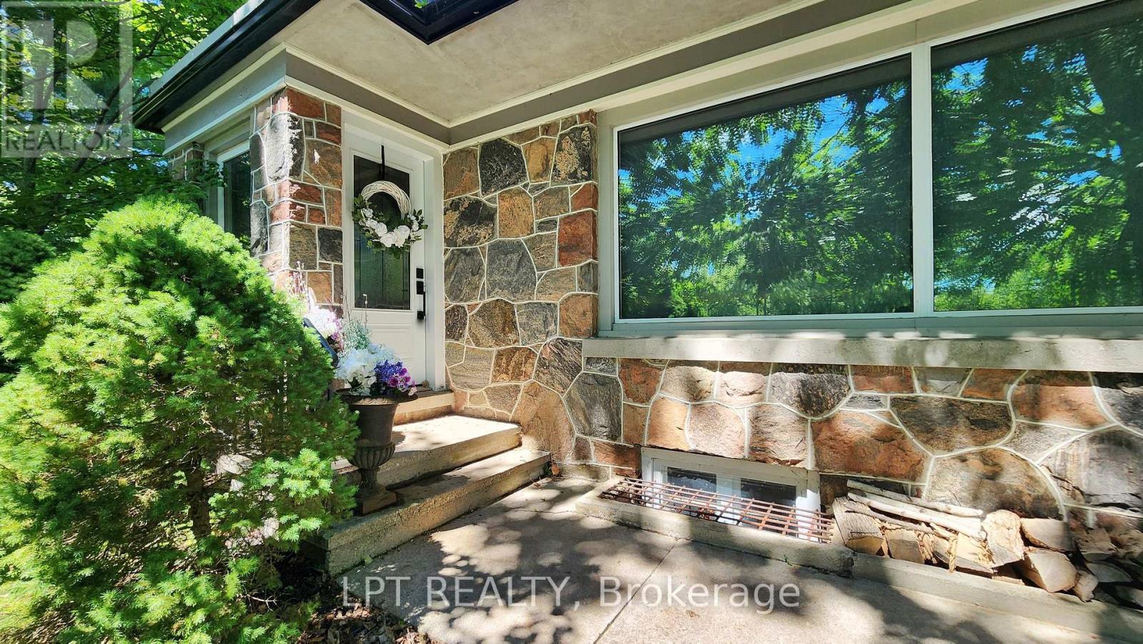 1644 RIDGE ROAD E - Image 25