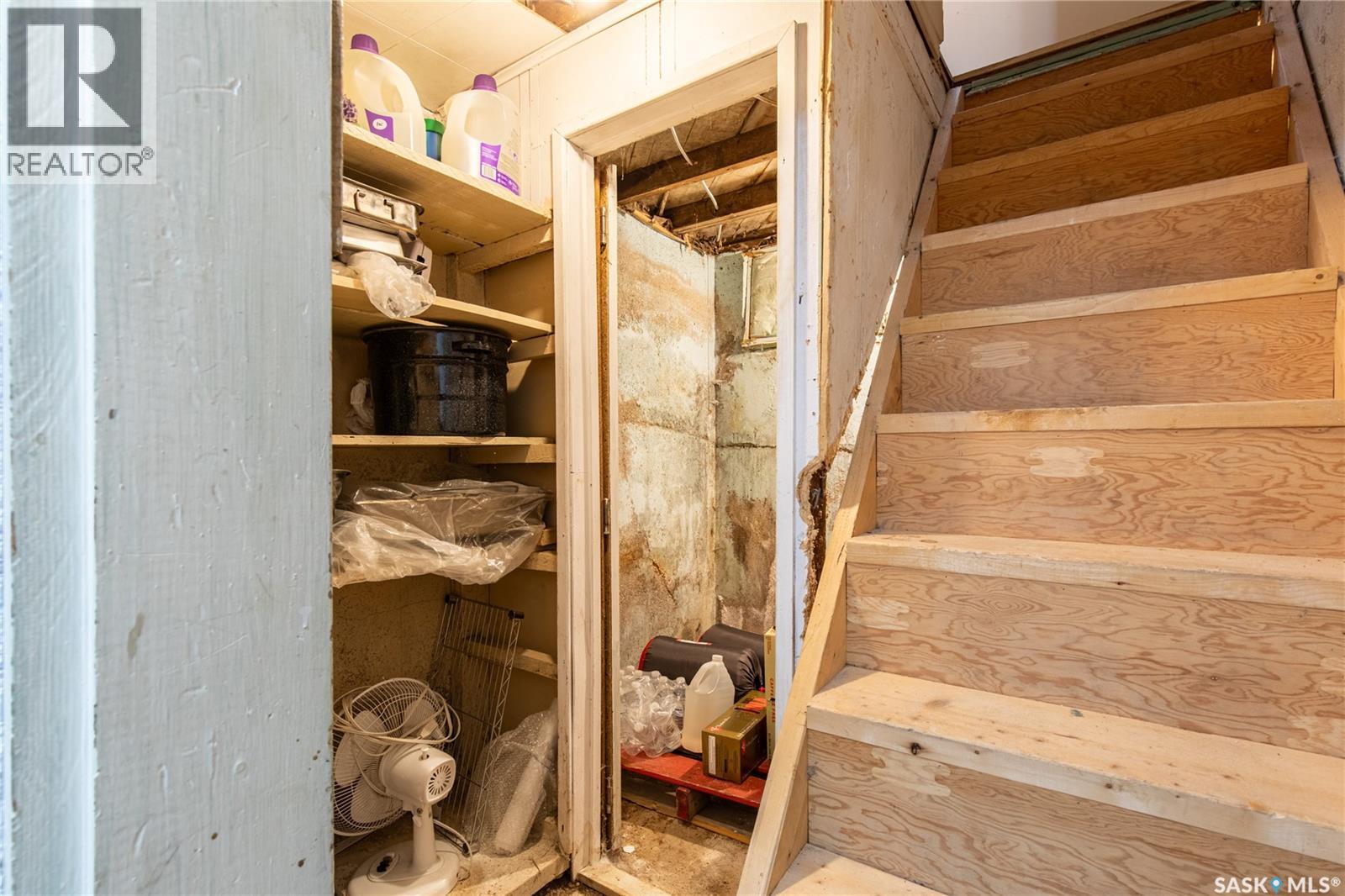 1002 Wolfe AVENUE - Image 23