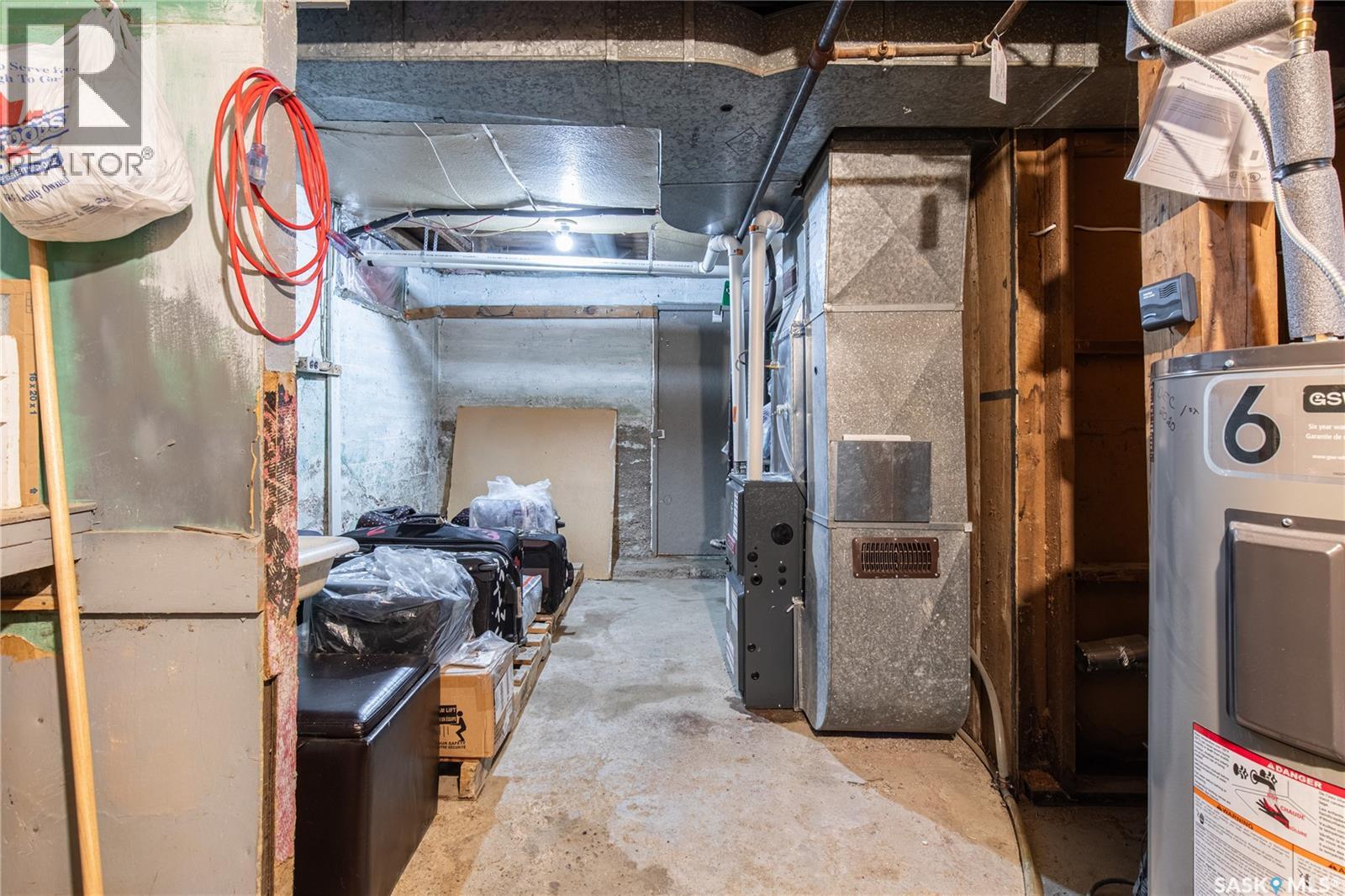1002 Wolfe AVENUE - Image 28