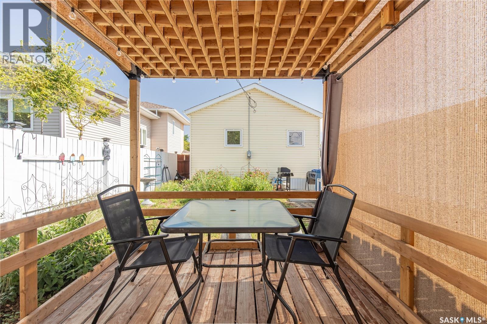 1002 Wolfe AVENUE - Image 32