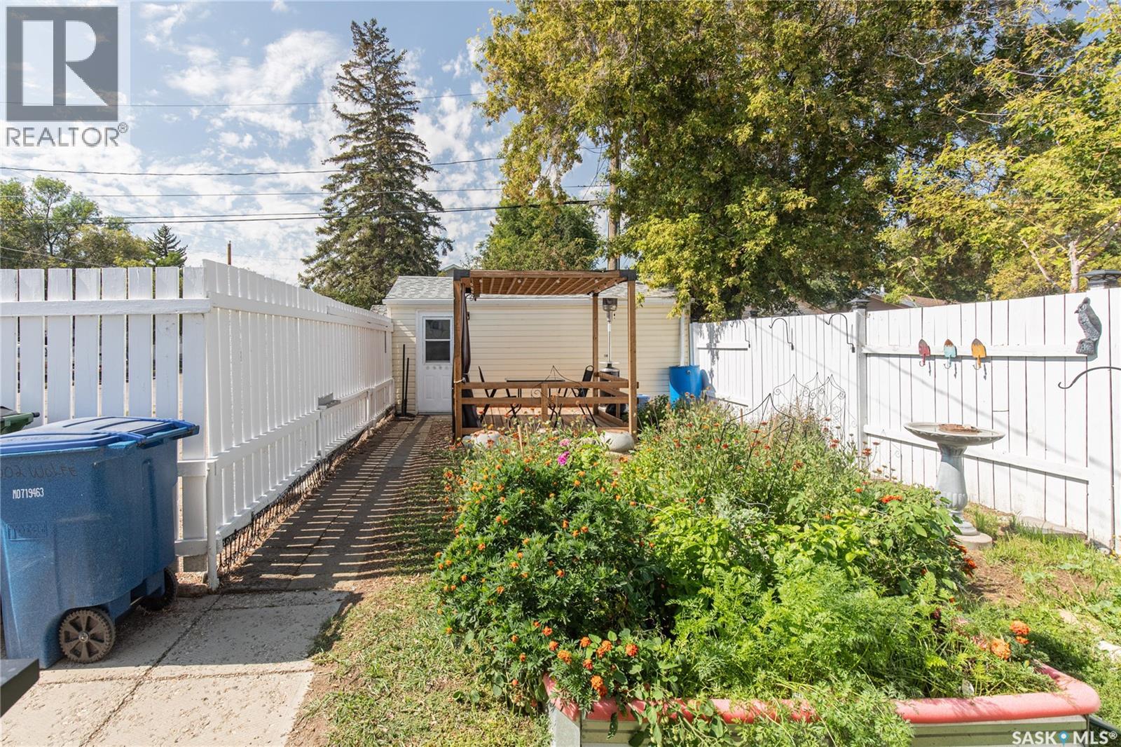 1002 Wolfe AVENUE - Image 35