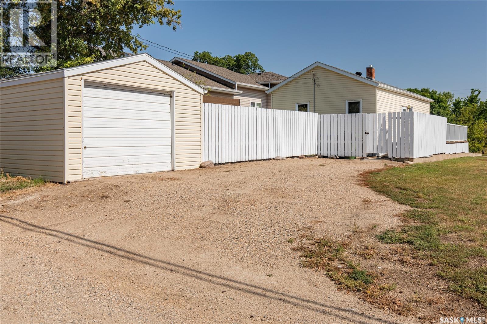 1002 Wolfe AVENUE - Image 38