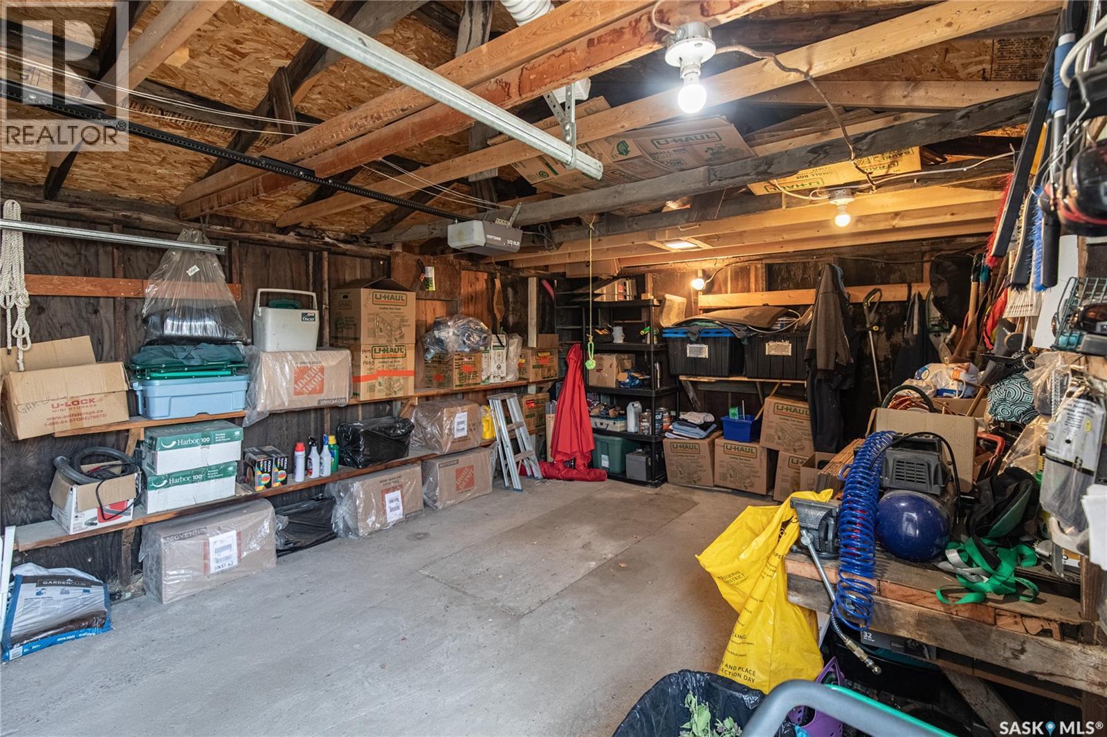 1002 Wolfe AVENUE - Image 39