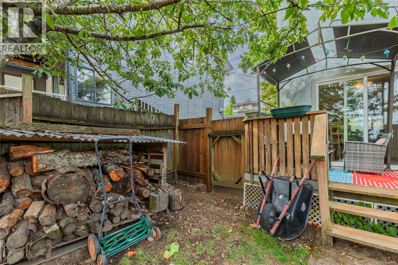 832 Holly Hill Rd - Image 39