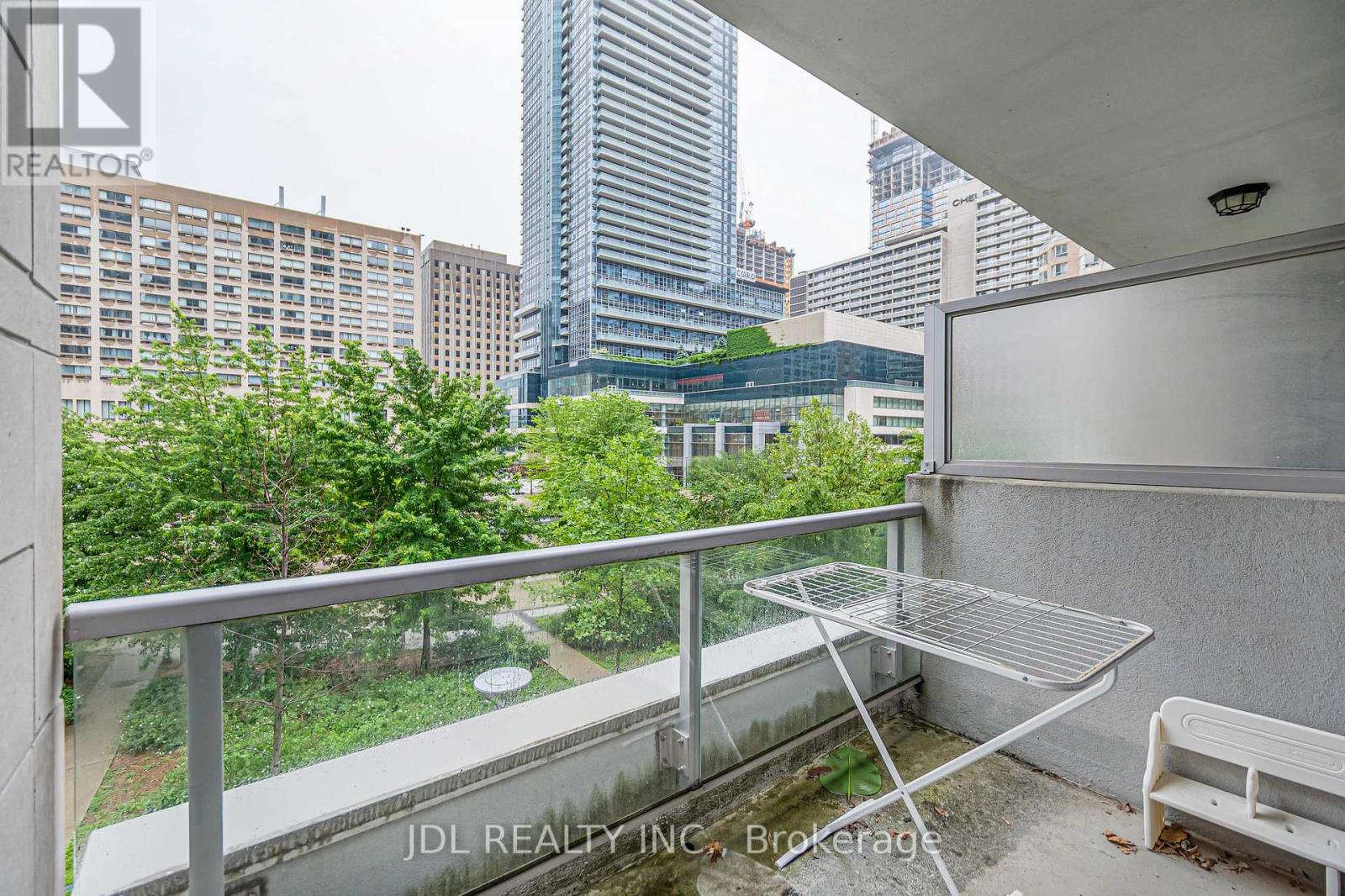 #TH07 761 BAY STREET - 34