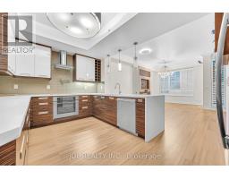Th07 - 761 Bay Street, Toronto, ON M5G2R2 Photo 13