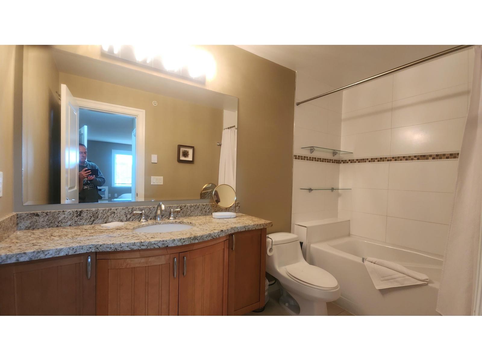 2 Bed, 2 Bath House for Rent in Surrey – 15357 ROPER AVENUE, Surrey – MLS# R3161979 - Image 9