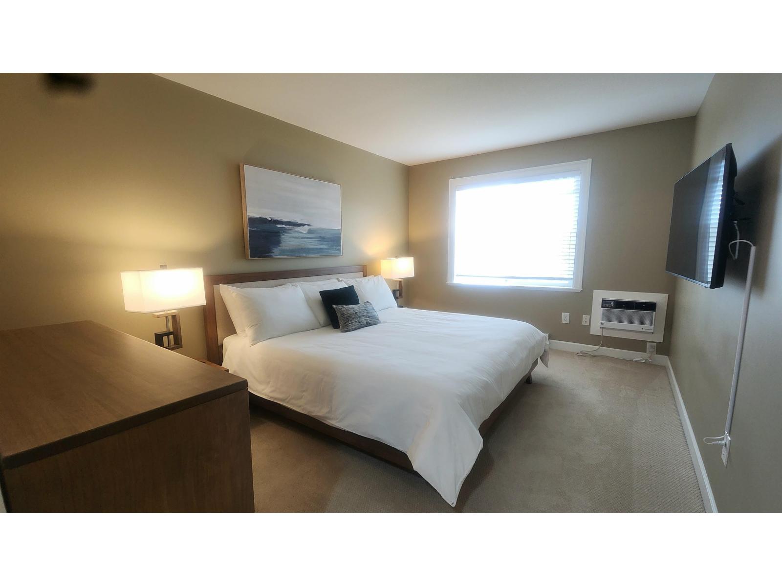 2 Bed, 2 Bath House for Rent in Surrey – 15357 ROPER AVENUE, Surrey – MLS# R3161979 - Image 8