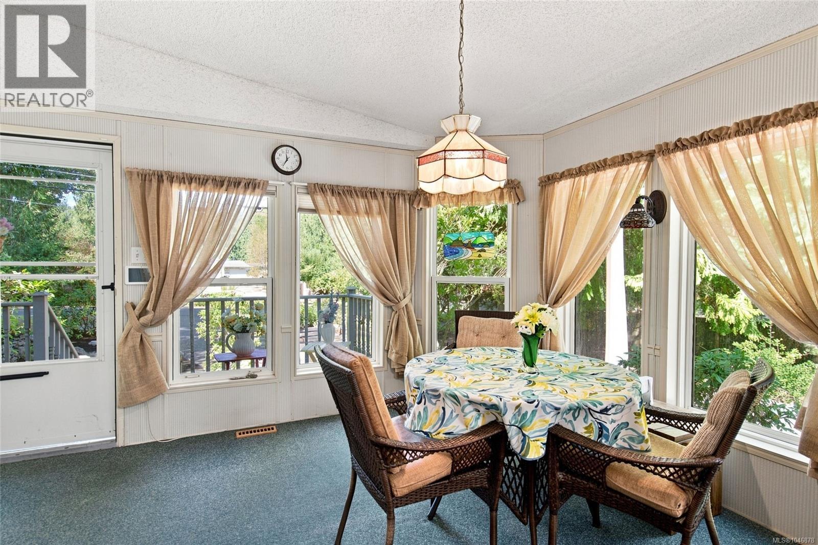 1115 Symons Cres - 8