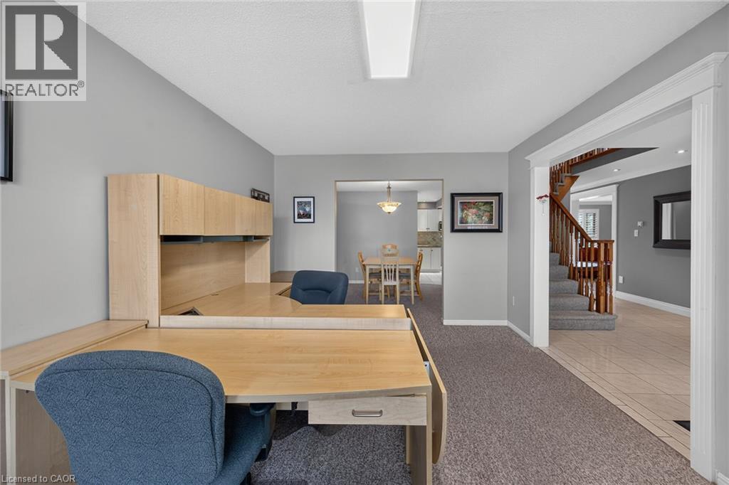 3 RIDGEMOUNT Drive - 7