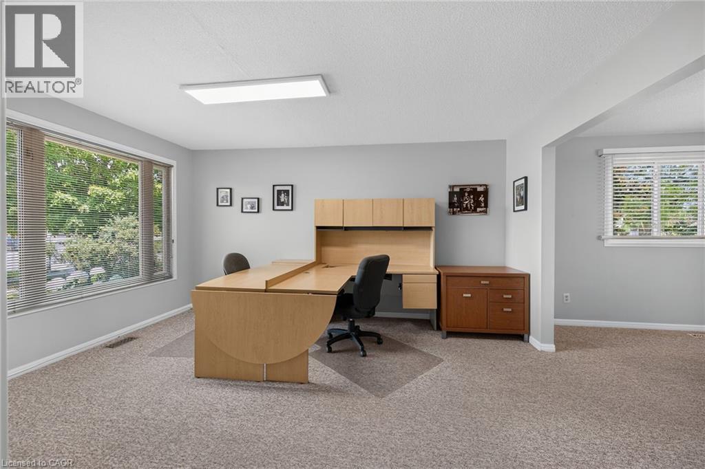 3 RIDGEMOUNT Drive - 5