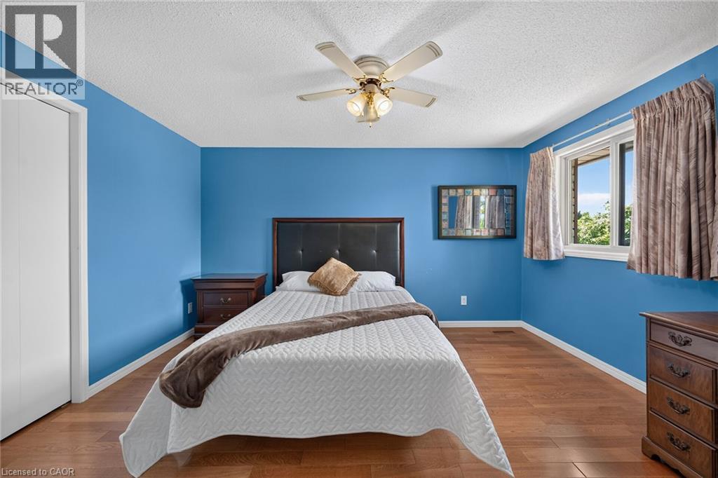 3 RIDGEMOUNT Drive - 34