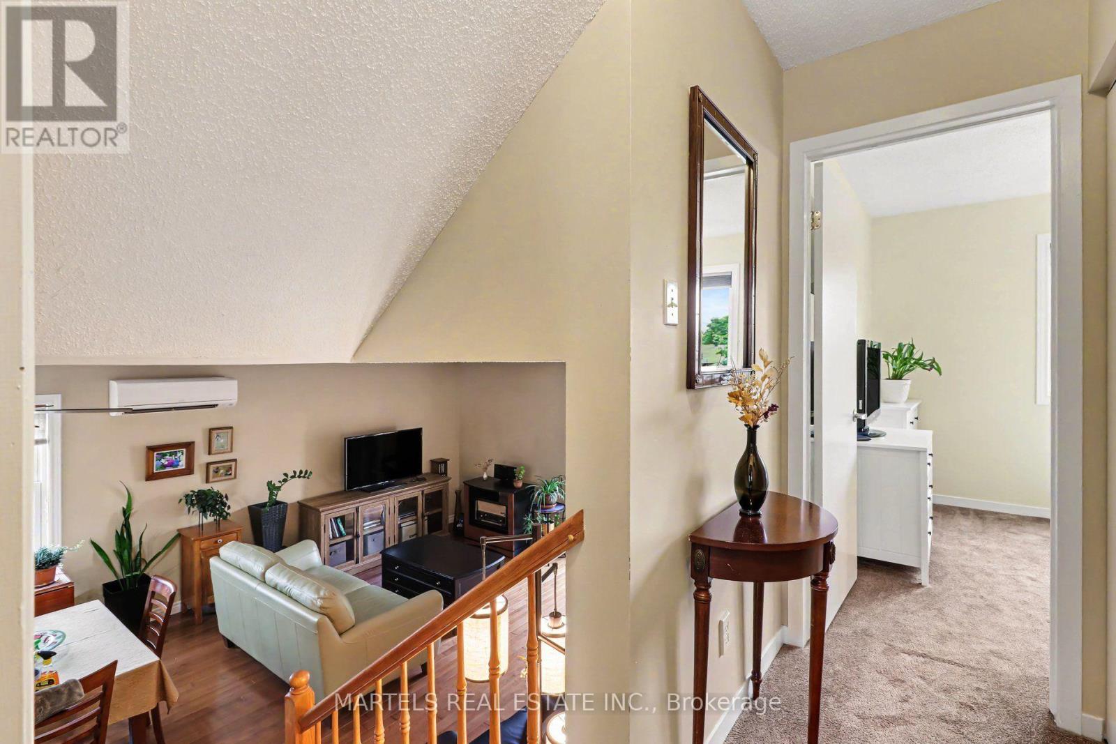 879 LAWRENCE STREET - 10