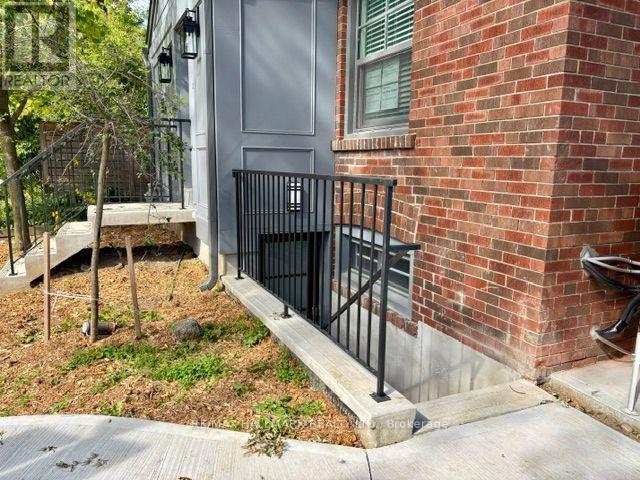 LOWER - 3 WHITEWOOD ROAD, Toronto (Mount Pleasant East) — photo 3