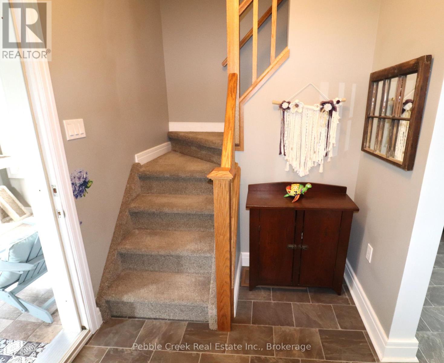 206 PICTON STREET E - 24