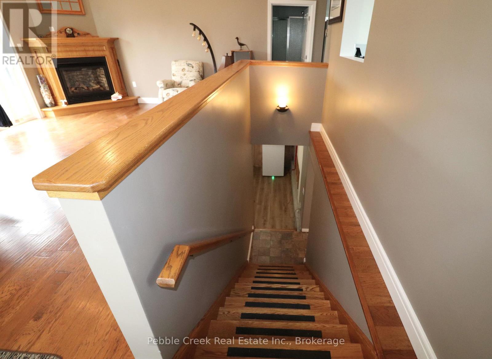 206 PICTON STREET E - Image 34
