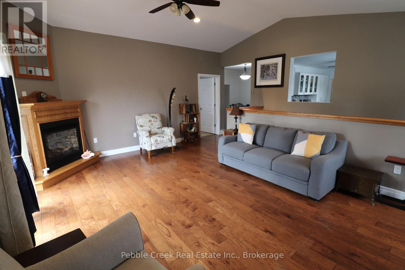 206 PICTON STREET E - 9