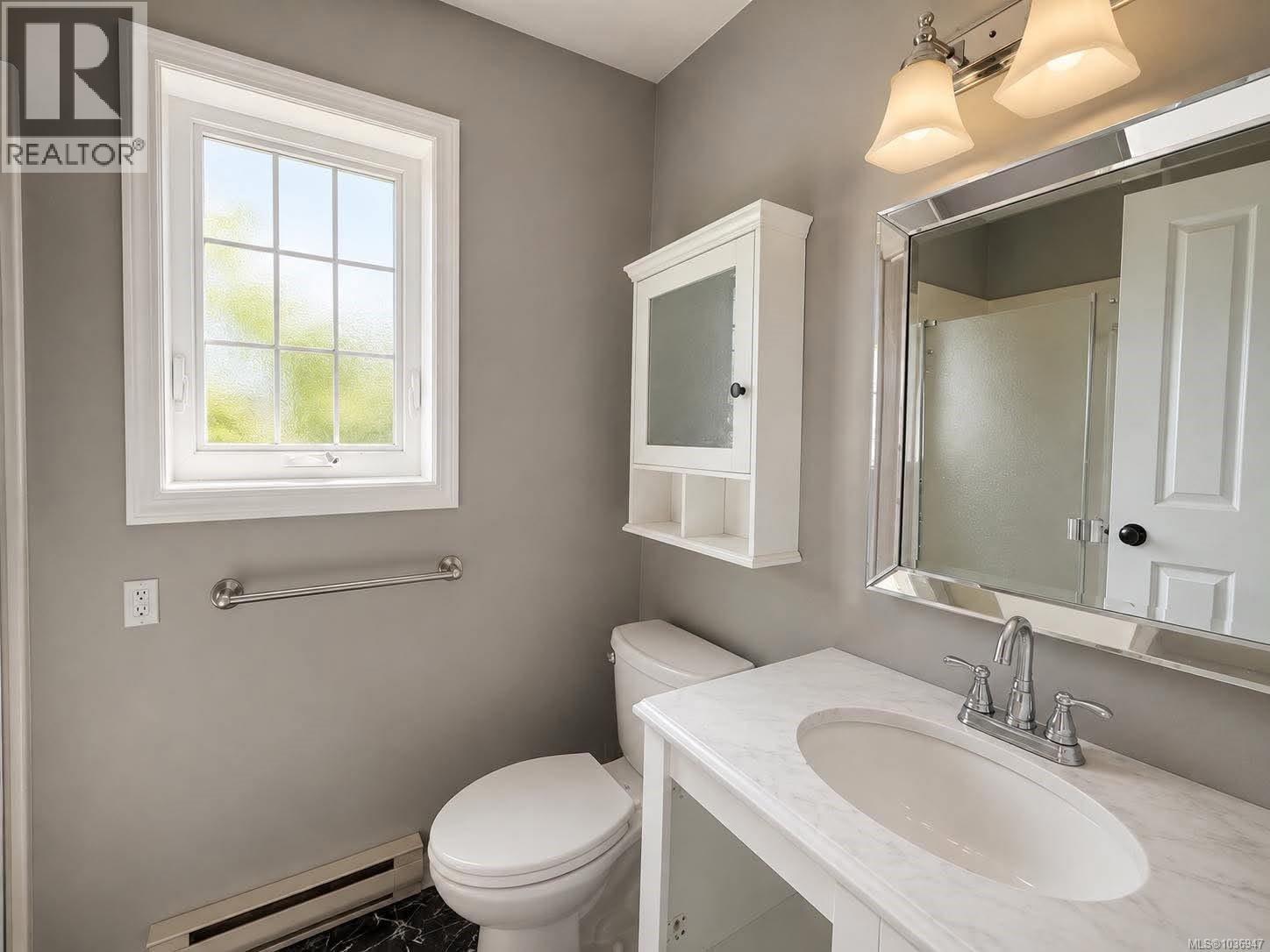 1933 Galerno Rd, Campbell River