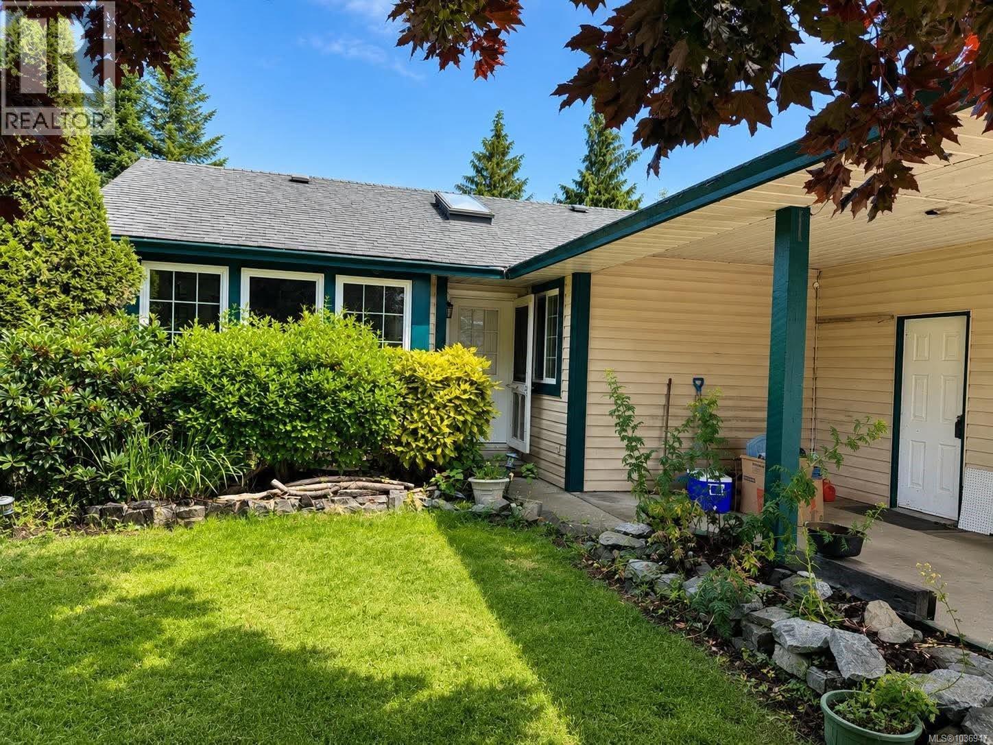 1933 Galerno Rd, Campbell River