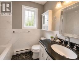1933 Galerno Rd, Campbell River, BC V9W1K8 Photo 13