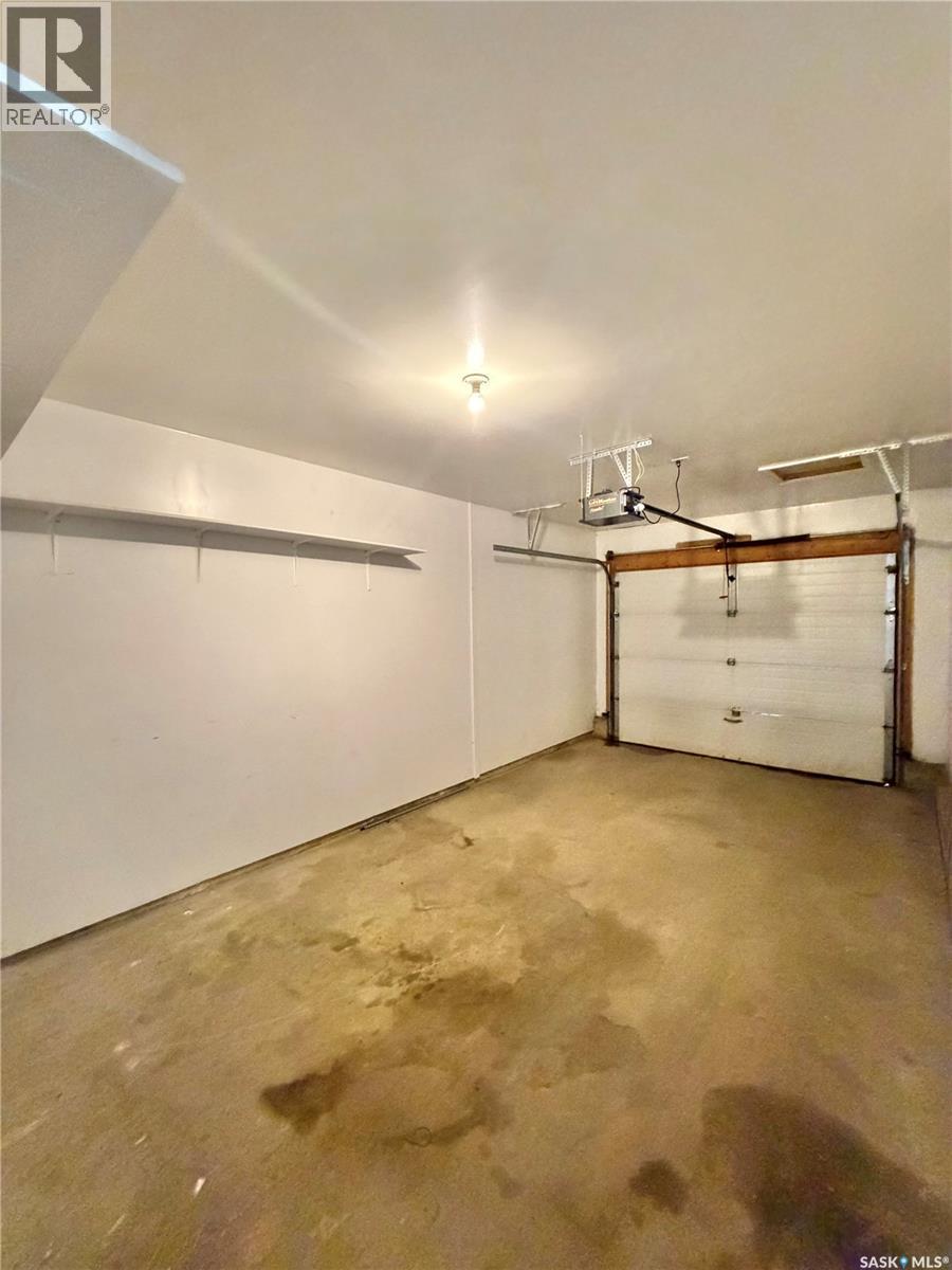#50 103 Banyan CRESCENT - 40