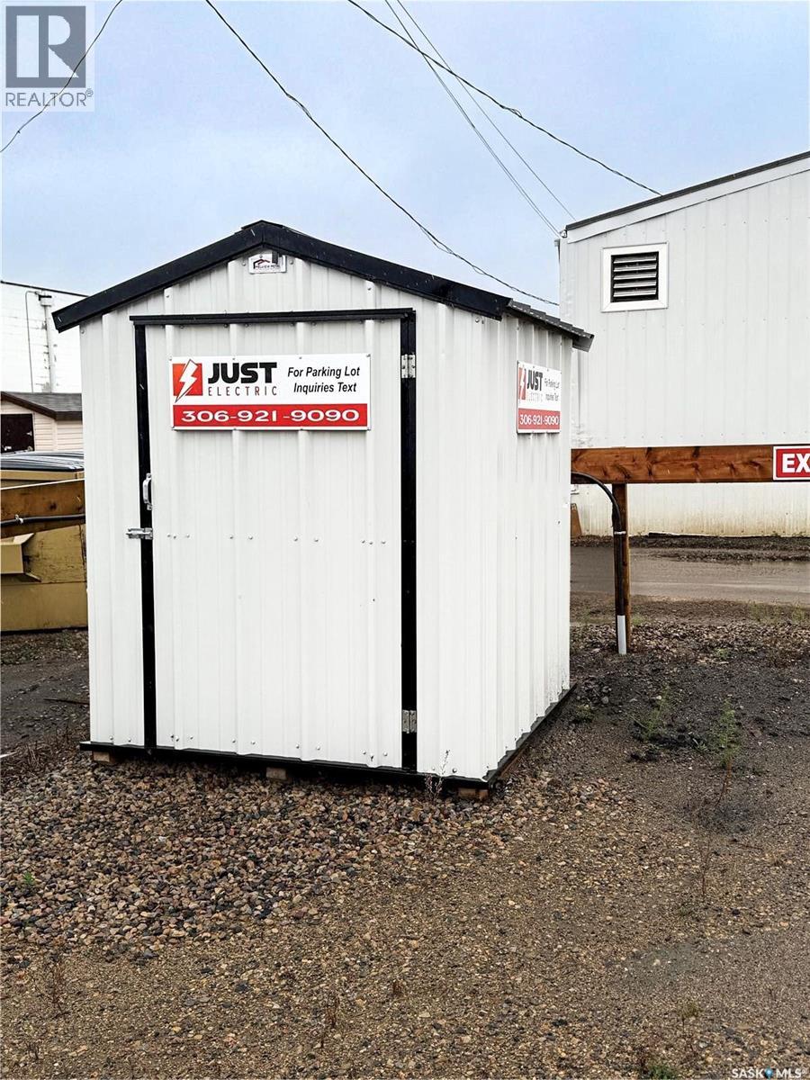 107 MacLeod AVENUE W, Melfort Saskatchewan — photo 2