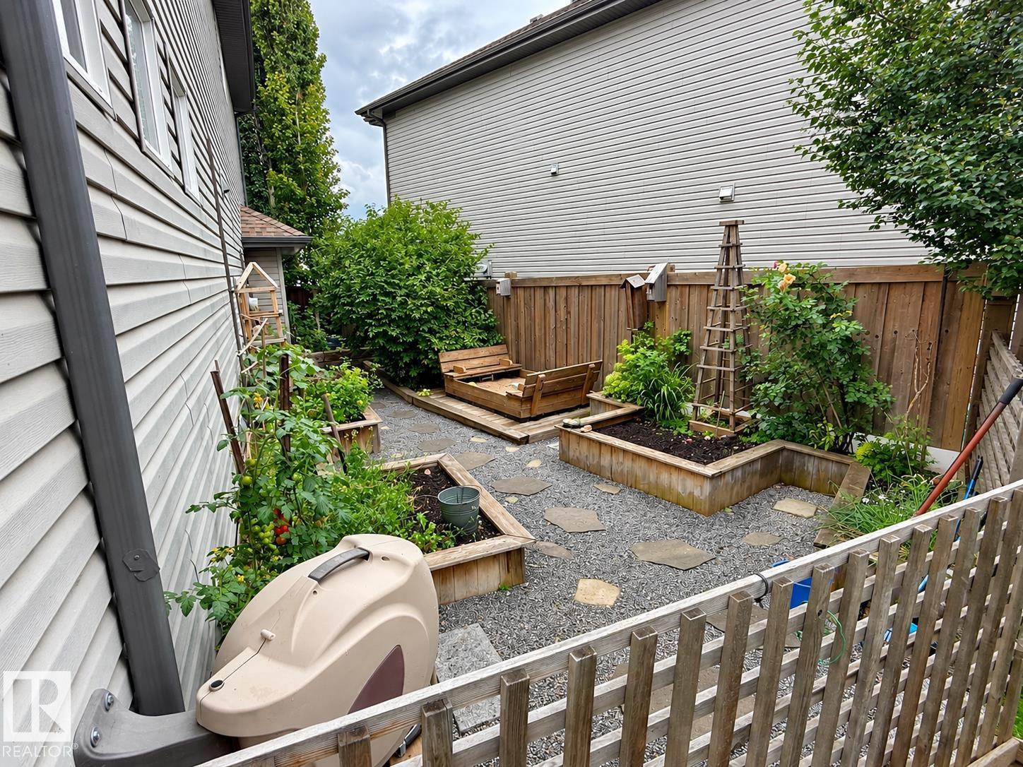 16893 58A ST NW - 27