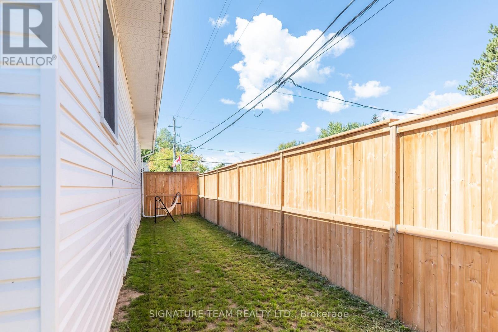 4 Bed, 2 Bath House for Sale in Petawawa – 10 SELKIRK STREET, Petawawa – MLS# X13751056 - Image 34