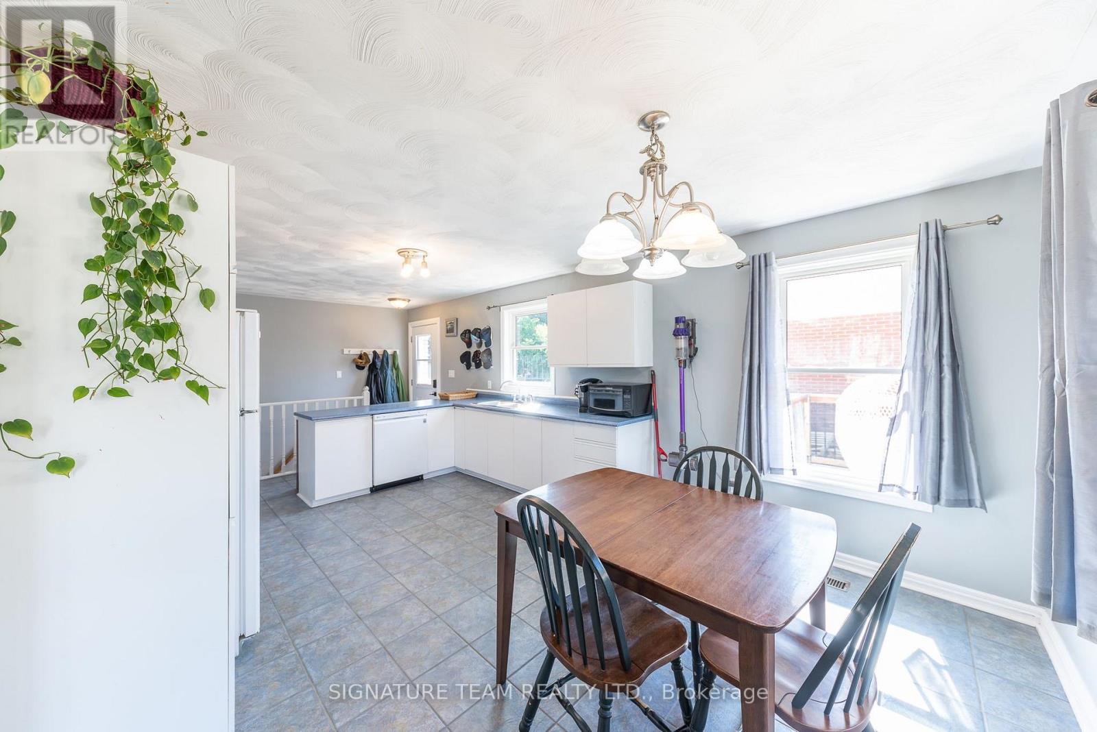 10 SELKIRK STREET - 7