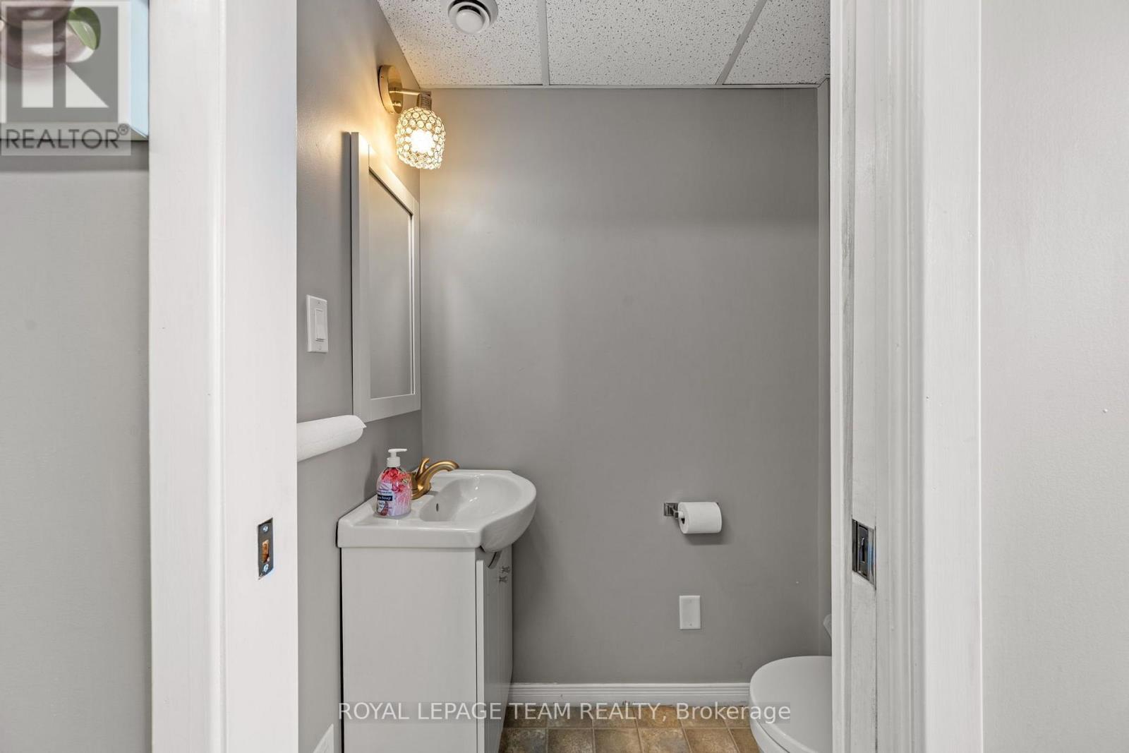 Industrial for Sale in Ottawa – 121 – 15 CAPELLA COURT, Ottawa – MLS# X13751070 - Image 23