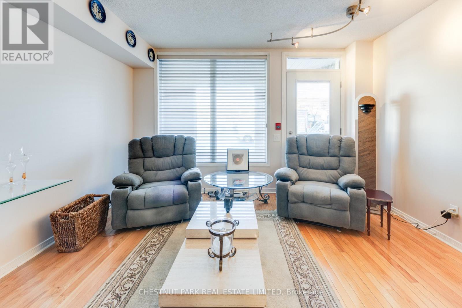 #TH8 140 BATHURST STREET - 10