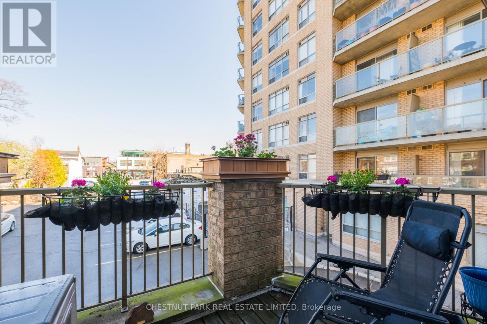 #TH8 140 BATHURST STREET - 19