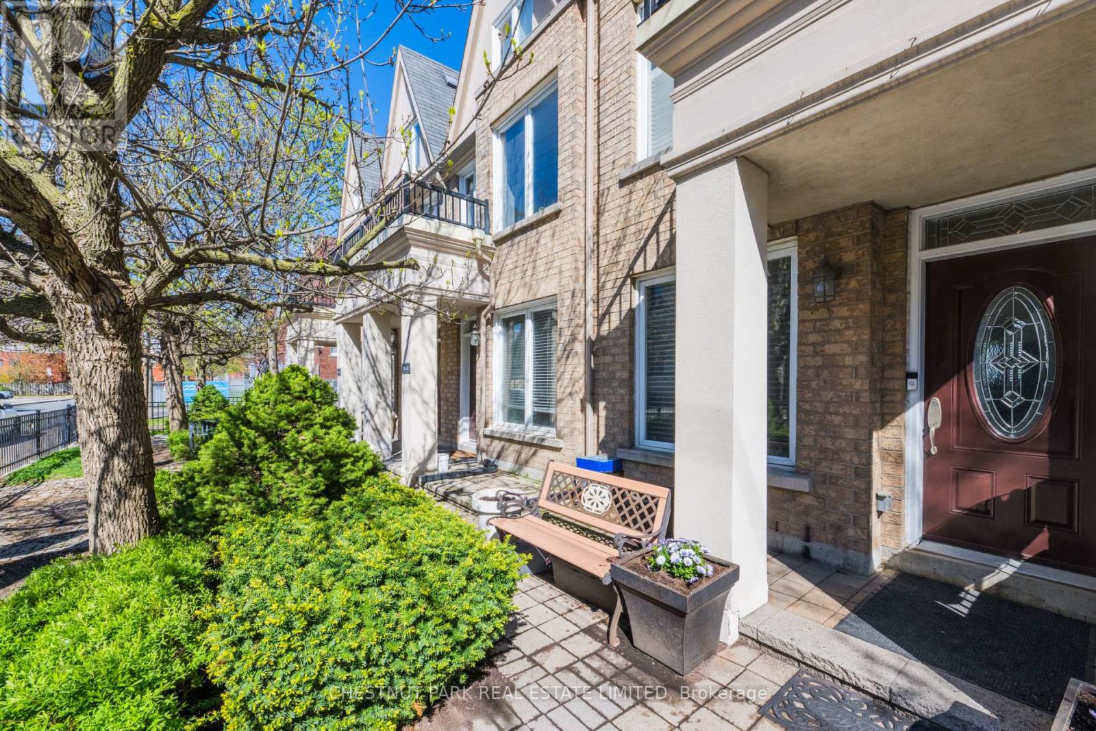#TH8 140 BATHURST STREET - 2