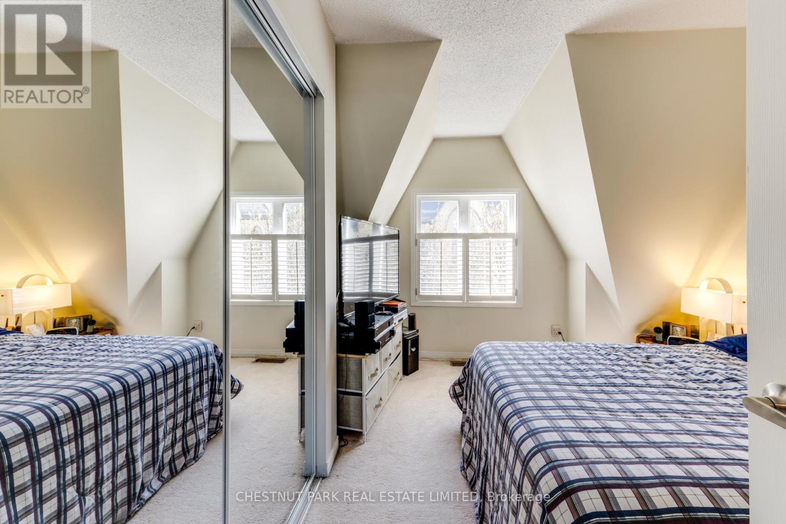 #TH8 140 BATHURST STREET - 34