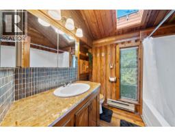 4061 Torry Road, Eagle Bay, BC V0E1T0 Photo 14