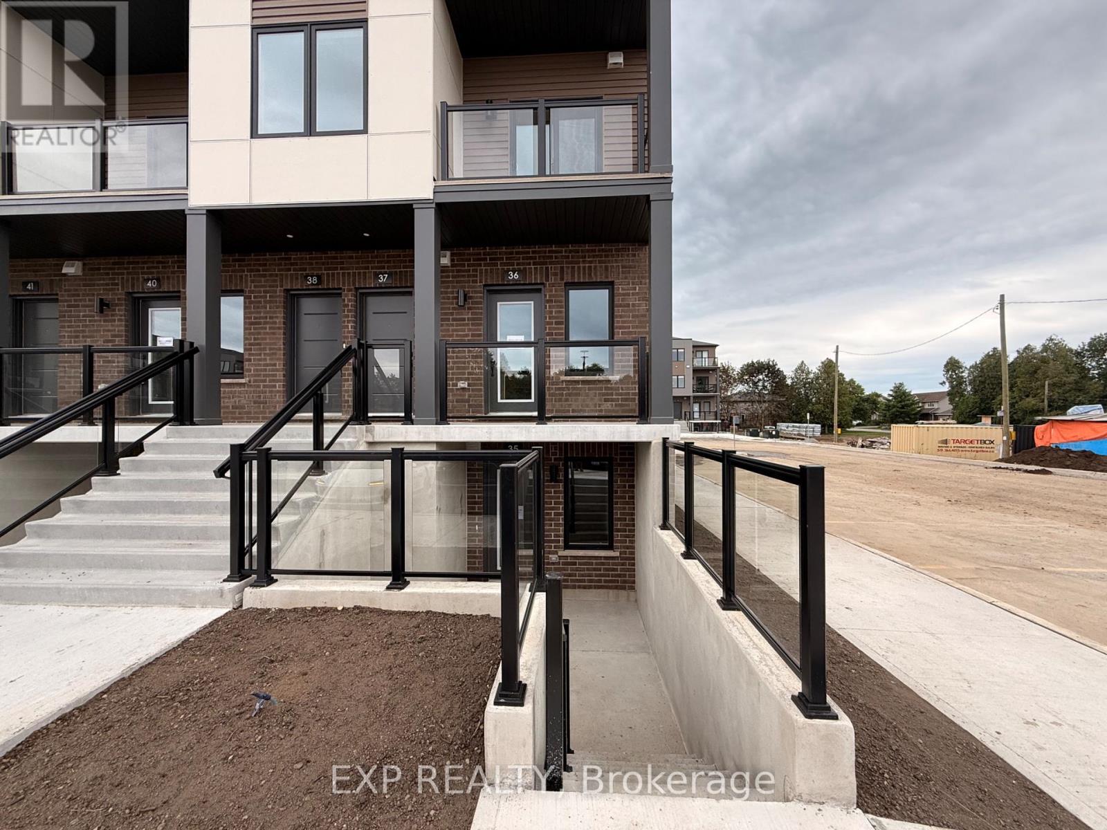35 - 42 LOWES RD. WEST STREET, Guelph (Clairfields/Hanlon Business Park) — photo 1