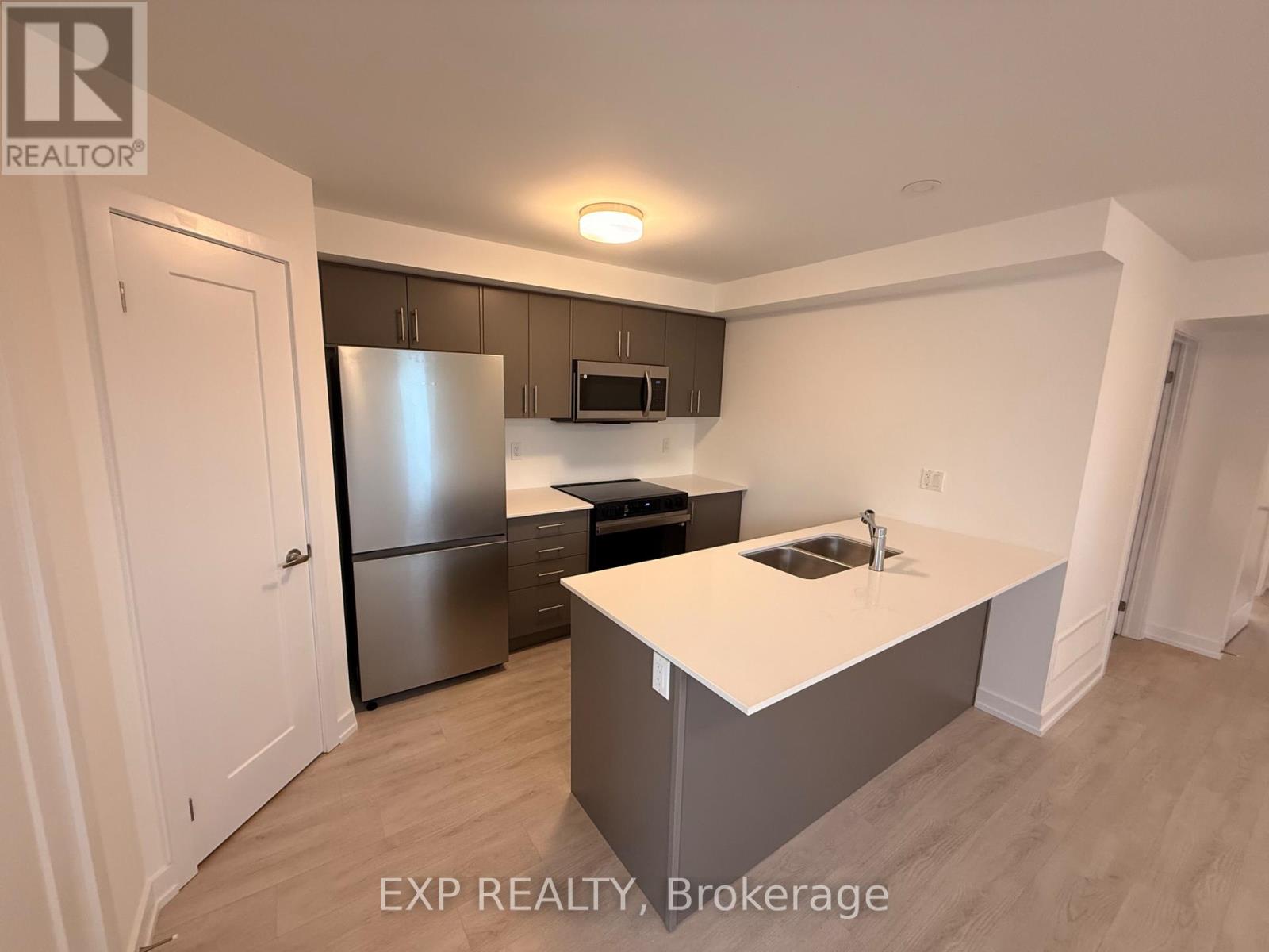 35 - 42 LOWES RD. WEST STREET, Guelph (Clairfields/Hanlon Business Park) — photo 8