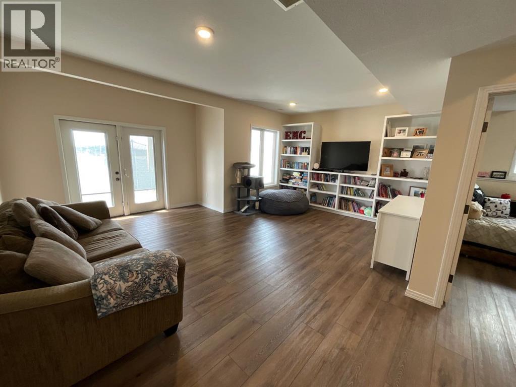 118 Mitchell Crescent - 19