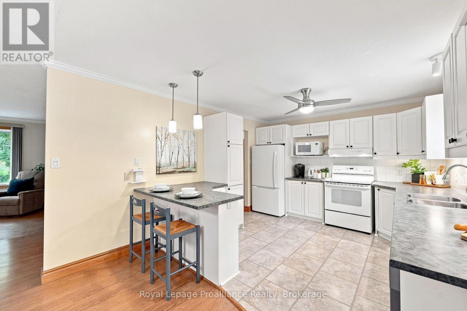 1528 PINEWOOD SCHOOL ROAD - 19