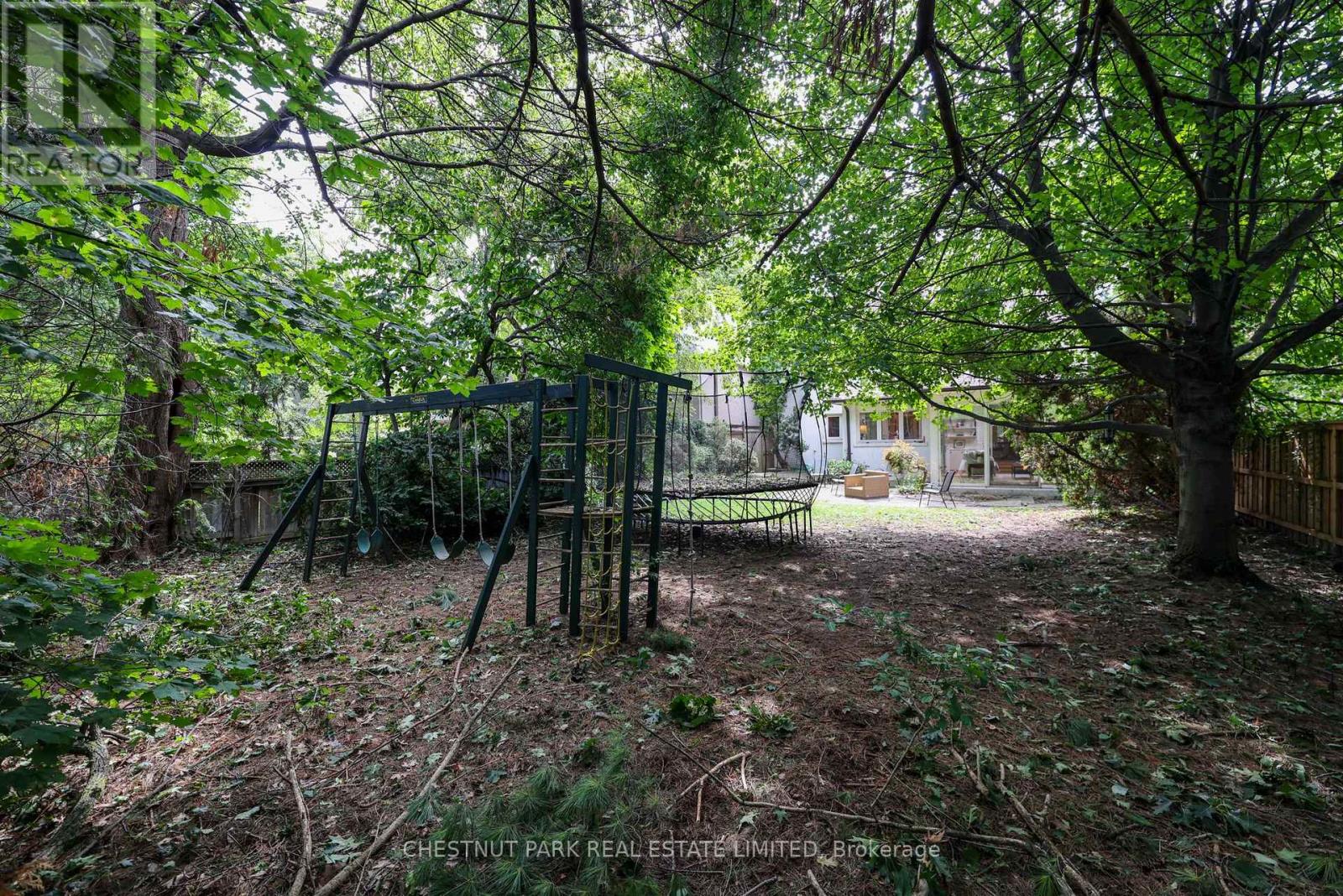 98 ST. LEONARDS AVENUE - 40